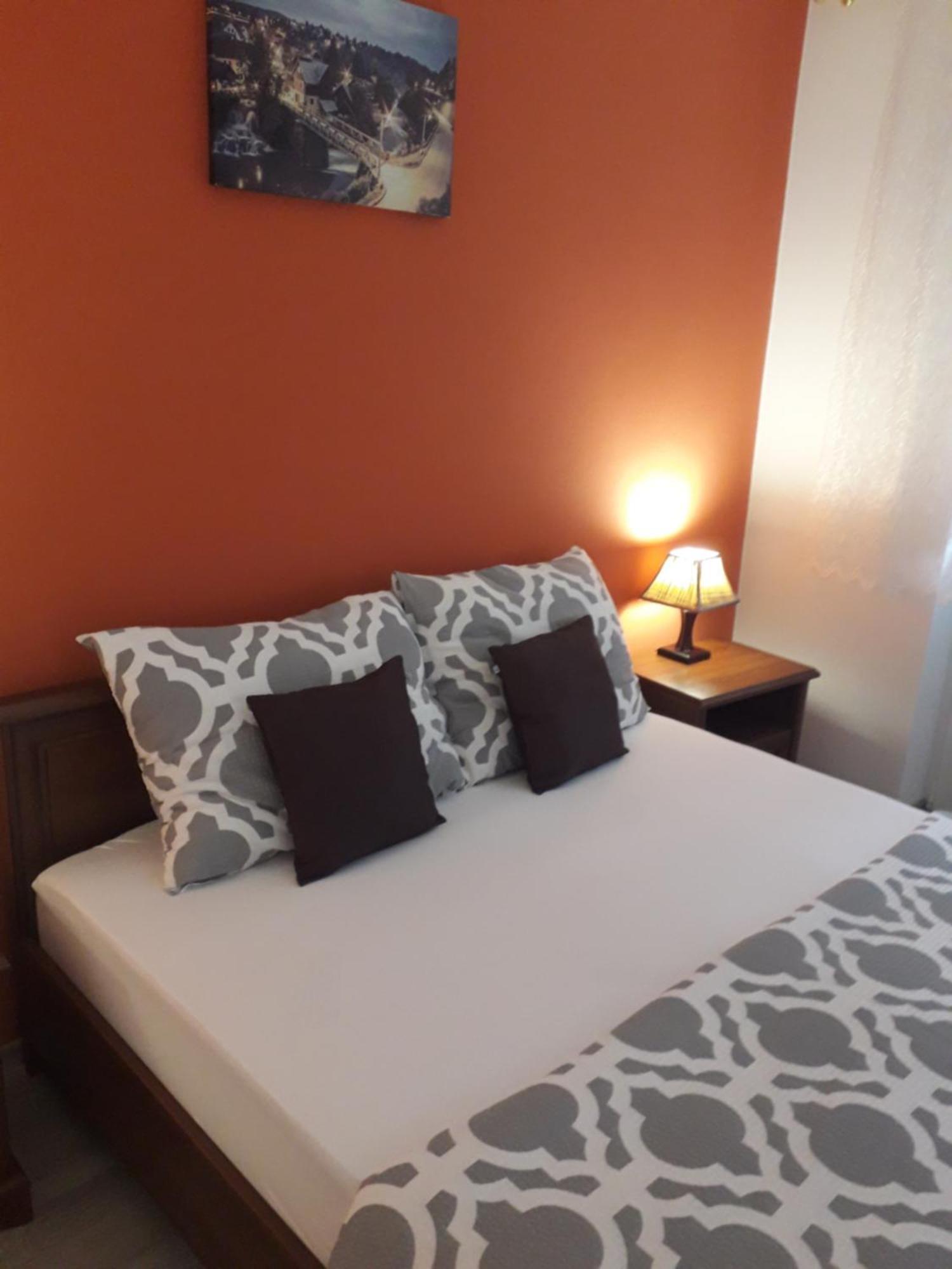 Apartman Drenovac สลูน ภายนอก รูปภาพ