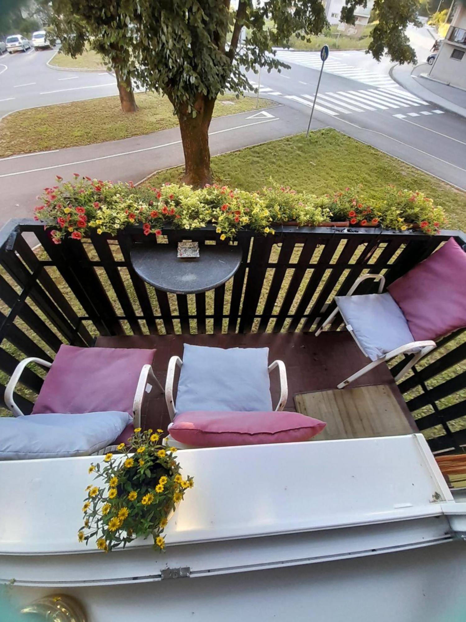 Apartman Drenovac สลูน ภายนอก รูปภาพ